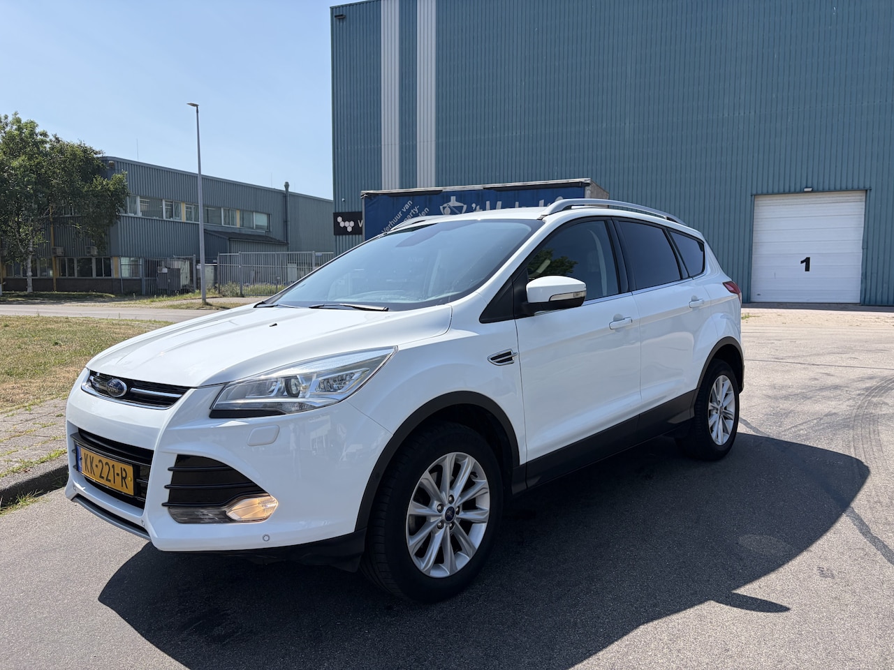 Ford Kuga - 1.5i Titanium 6-Bak 120 PK. Prachtige en goed onderhouden auto van de eerste eigenaar !!! - AutoWereld.nl