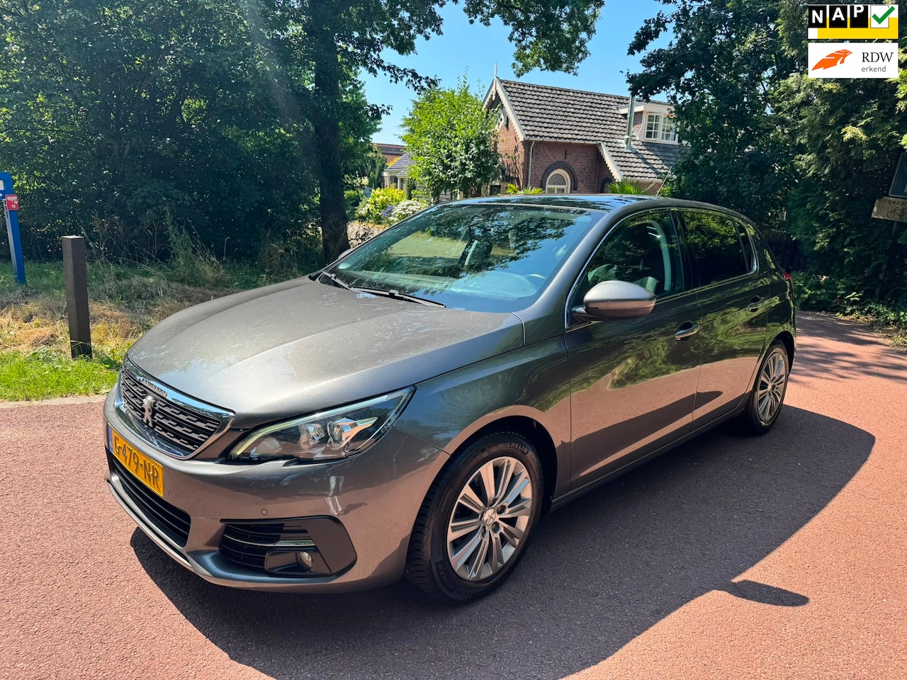 Peugeot 308 - 1.2 PureTech Blue Lease Premium Avantage / Navi / Pano / Camera / Airco / pdc - AutoWereld.nl
