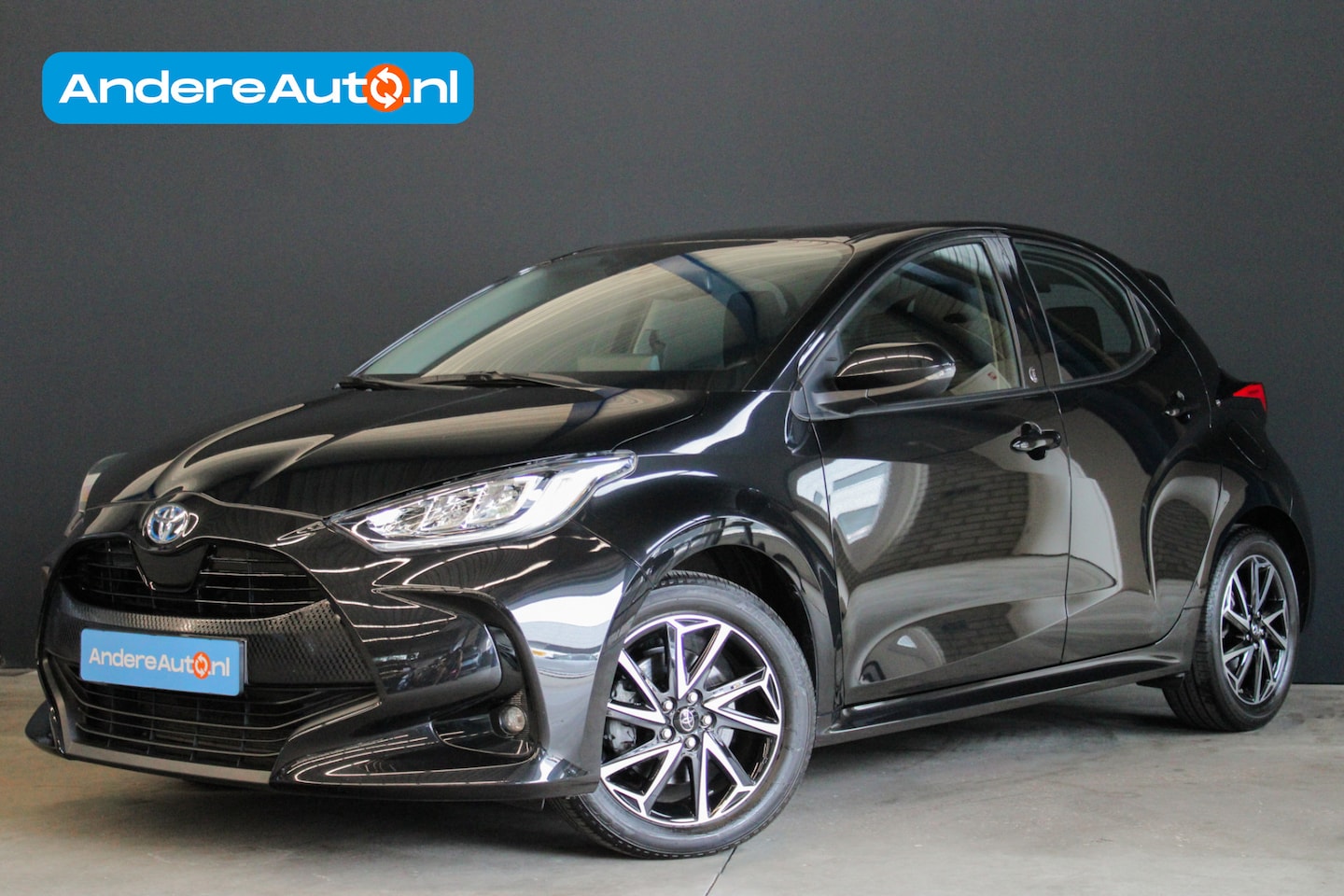 Toyota Yaris - 1.5 Hybrid Dynamic |nieuw onderhoud|stoelverwarming|Apple/Android| - AutoWereld.nl