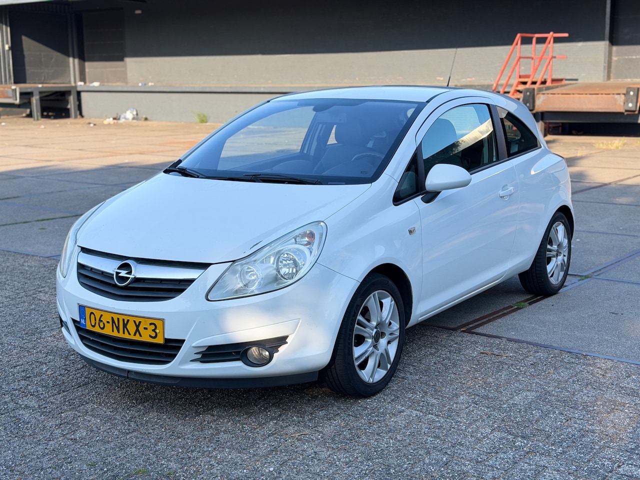 Opel Corsa - 1.4-16V Cosmo 1.4-16V Cosmo Nieuwe Apk 101PK - AutoWereld.nl