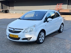 Opel Corsa - 1.4-16V Cosmo Nieuwe Apk 101PK