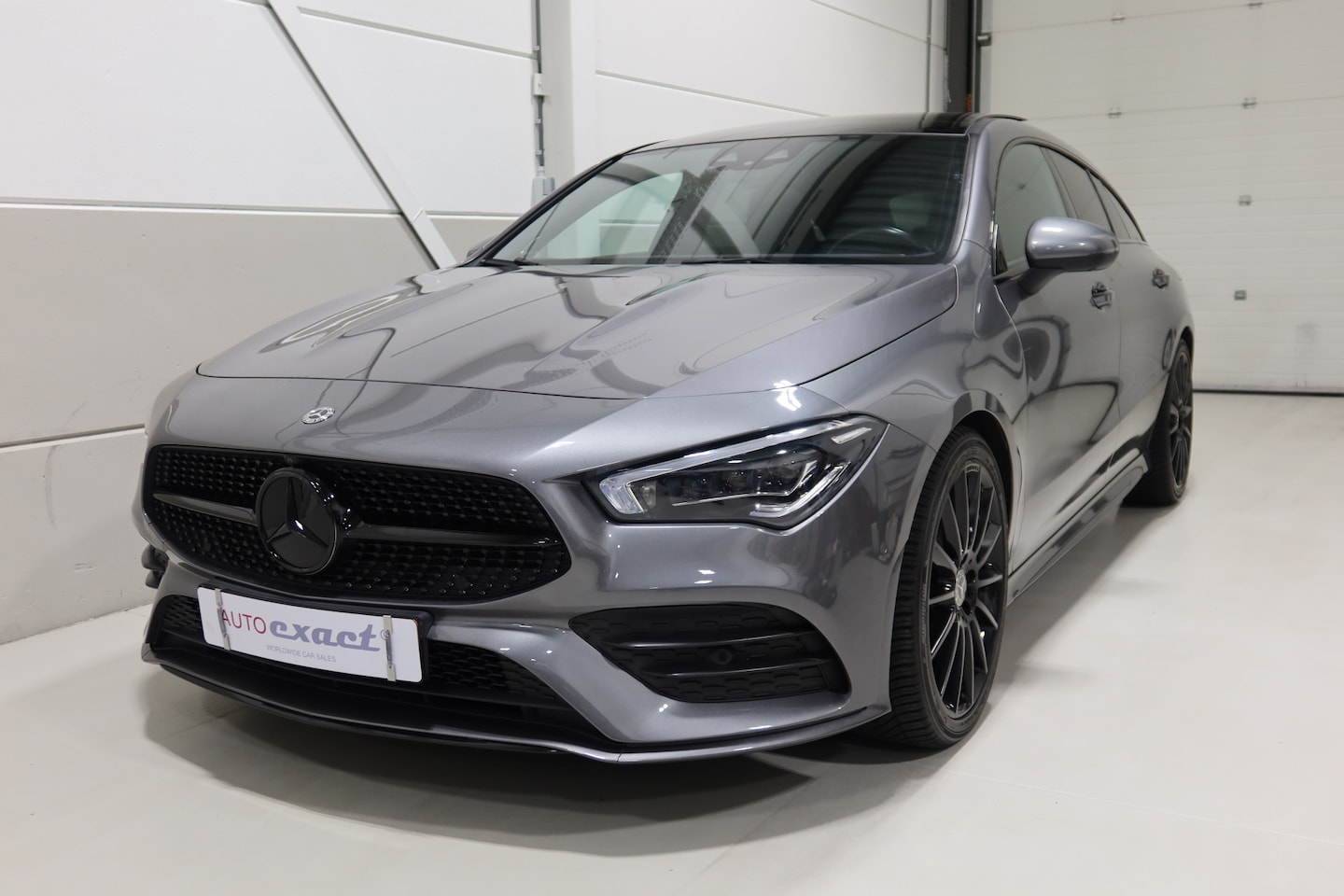 Mercedes-Benz CLA-klasse Shooting Brake - 200 Premium Plus AMG I Burmester I Panoramadak I 360 camera I Ambient Light I Stoelkoeling - AutoWereld.nl