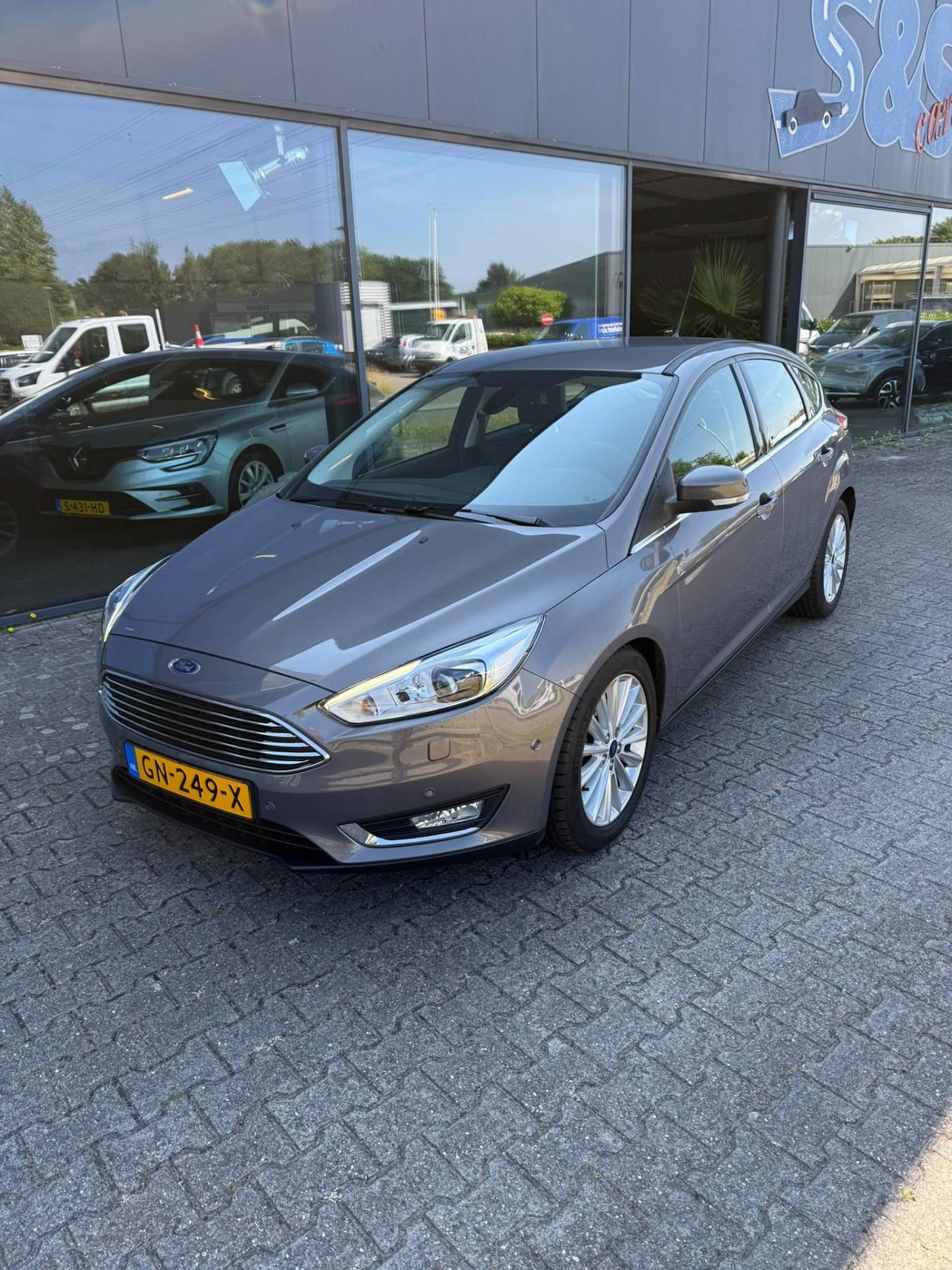 Ford Focus - 1.5 Titanium Edition Automaat 1e eigenaar - AutoWereld.nl