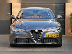Alfa Romeo Giulia - 2.0T Super Veloce interieur - NL auto - Uitzonderlijke en originele staat!