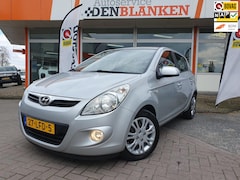 Hyundai i20 - 1.4i DynamicVersion 5drs Automaat BJ.2010 / Airco / Elektr. Pakket / Lage kmstand NAP