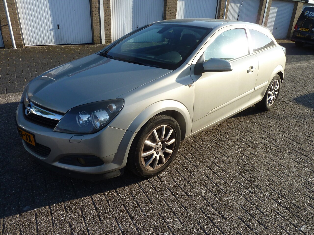 Opel Astra GTC - 1.6 Temptation 1.6 Temptation - AutoWereld.nl