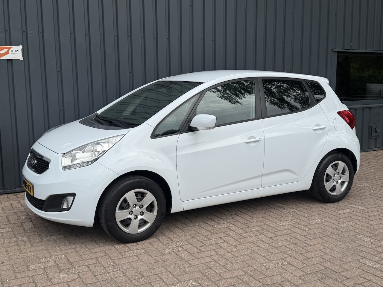 Kia Venga - 1.4 CVVT ExecutiveLine NAP!/NL AUTO!/ONDERHOUDEN!/ - AutoWereld.nl