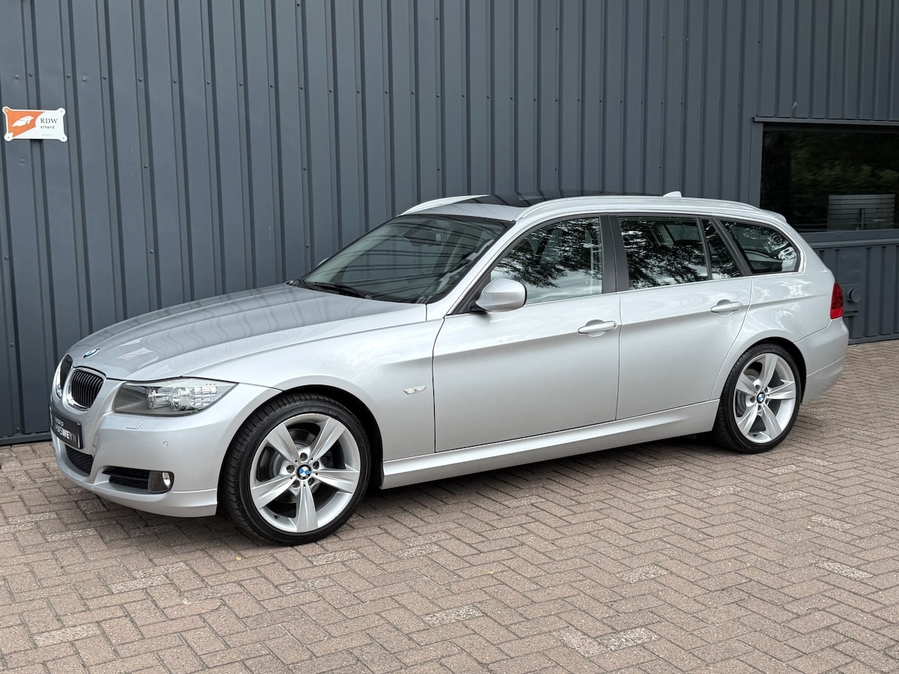 BMW 3-serie Touring - 325i High Executive 69.989 KM!/AUTOMAAT!/NAVI!/ - AutoWereld.nl