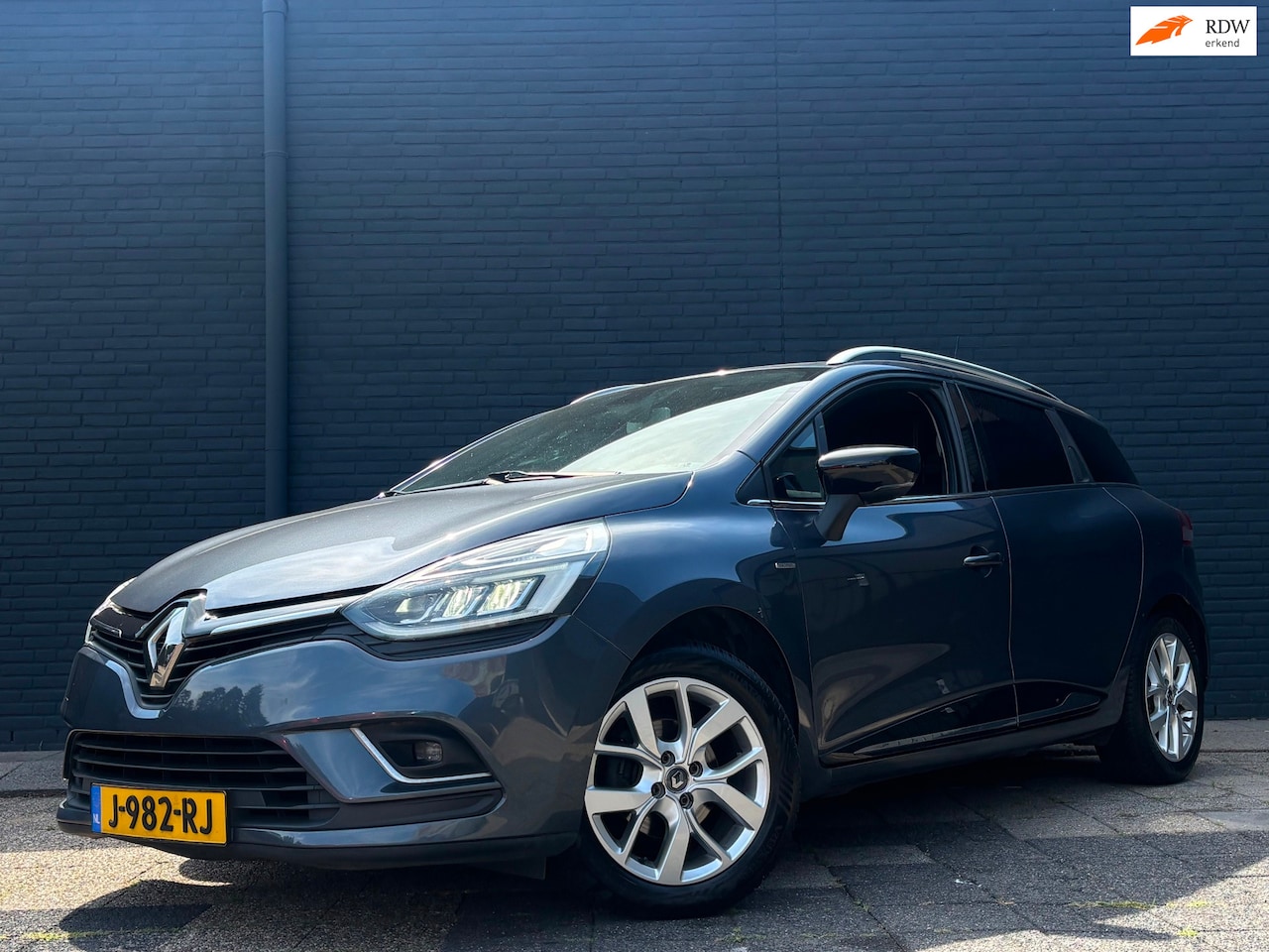 Renault Clio Estate - 0.9 TCe Limited | Airco | Cruise Control - AutoWereld.nl