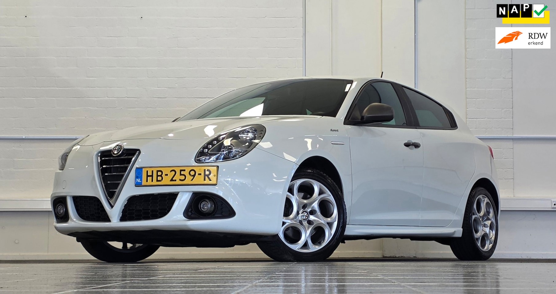 Alfa Romeo Giulietta - 1.4 T Sprint 170pk A/T 2e Eigenaar Trekhaak Navi Mooi! - AutoWereld.nl