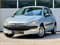 Peugeot 206 - 1.4 Gentry | Leder | Airco | Perfect onderhouden