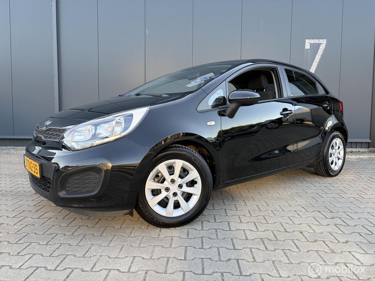 Kia Rio - 1.2 CVVT ComfortLine 1.2 CVVT ComfortLine - AutoWereld.nl