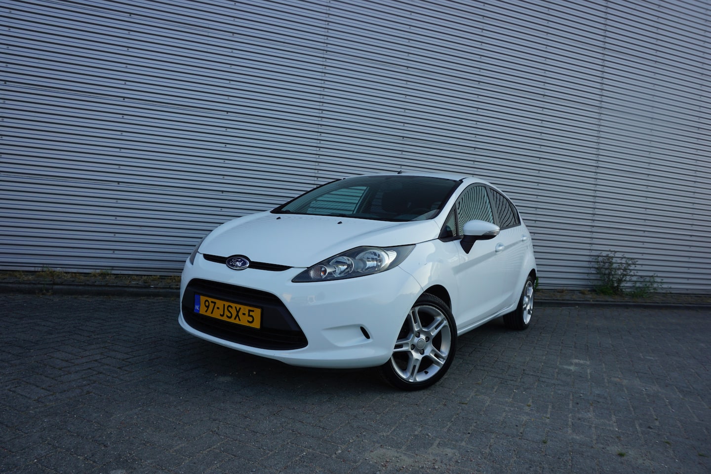 Ford Fiesta - 1.25 Limited Airco / Elektr. ramen / Lm velgen / NAP - AutoWereld.nl