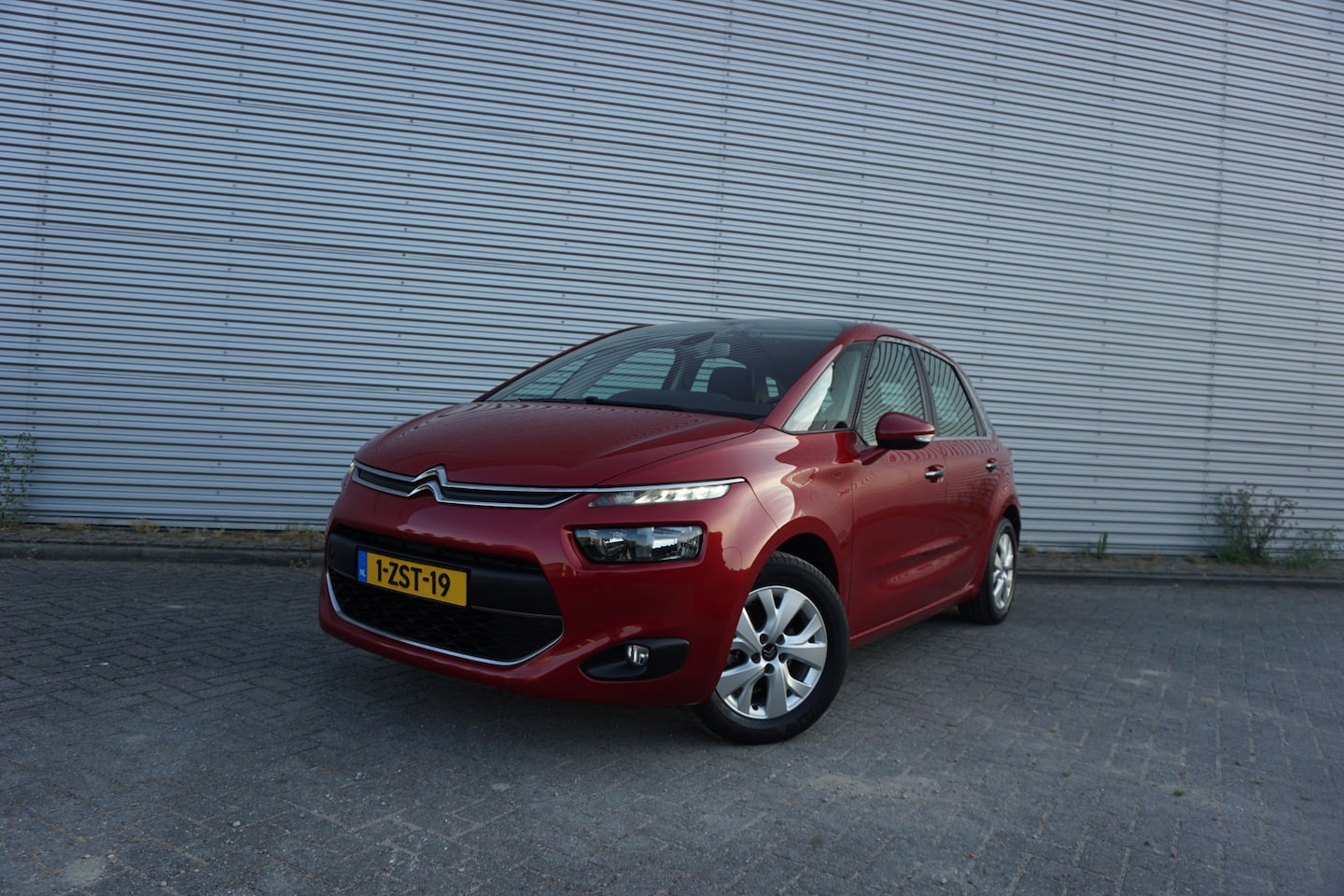 Citroën C4 Picasso - 1.2 PureTech Intensive Climate / Navi / Cruise / Parkeers. / Elektr. ramen / Trekhaak / Lm - AutoWereld.nl