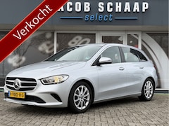 Mercedes-Benz B-klasse - 180 Launch Edition Automaat / Parkeersensoren V-A / Cruise Control / Camera / Multimedia /