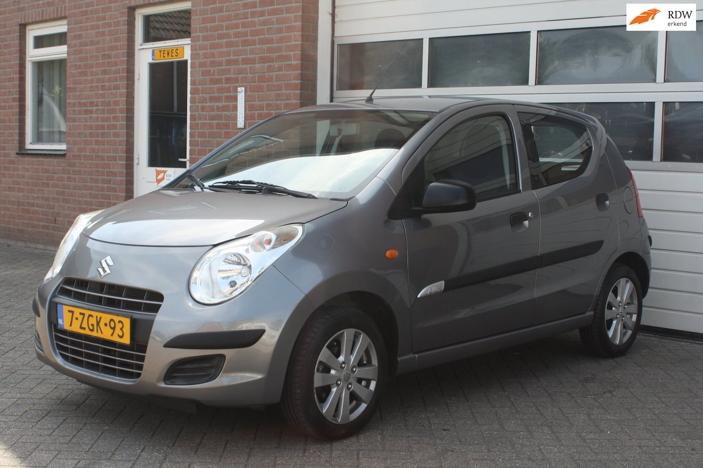 Suzuki Alto - 1.0 Celebration EASSS.airco.lm wielen.stuurbekr.electr.ramen. - AutoWereld.nl