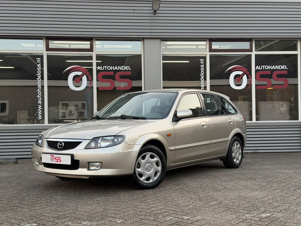 Mazda 323 - F 1.6i Touring | AUTOMAAT 1E EIGENAAR AIRCO NAP | - AutoWereld.nl