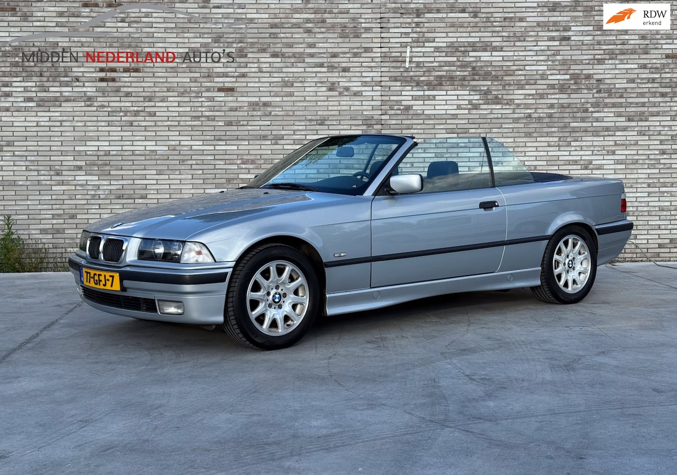 BMW 3-serie Cabrio - 320i Executive * HANDGESCHAKELD * CLIMATE CONTROLE * LEER * SPORTSTOELEN * - AutoWereld.nl