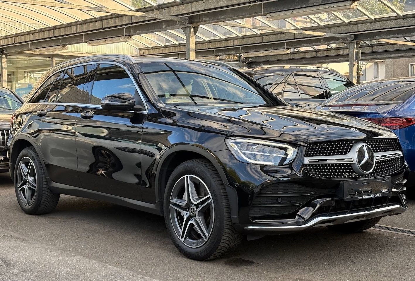 Mercedes-Benz GLC-klasse - 200 4M AMG ** LED, MBUX+, PRIVACY, SPIEGEL- PACK, 19-inch LMV, DODE HOEK ** UNFALLFREI - V - AutoWereld.nl