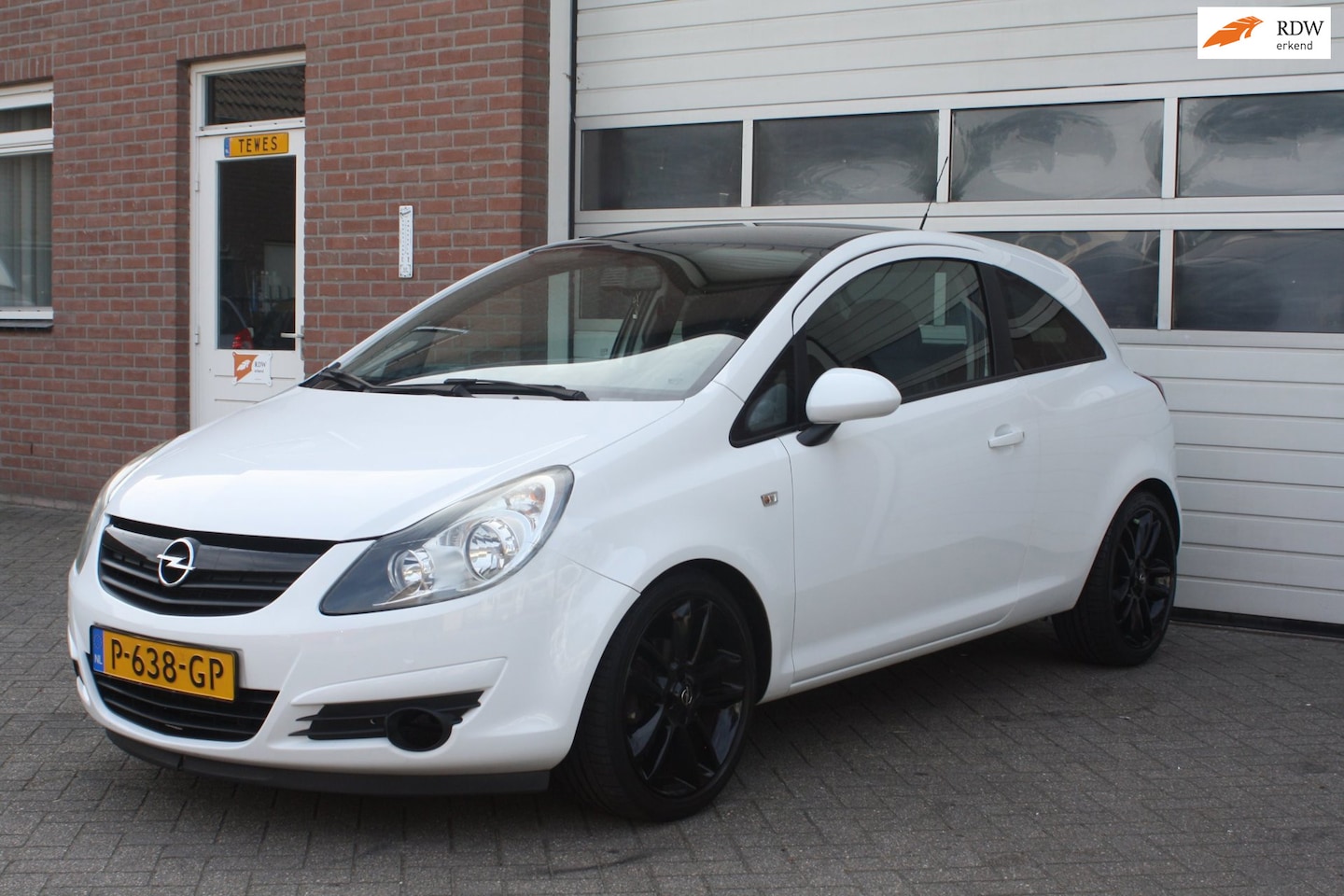 Opel Corsa - 1.4-16V Licht Metalen Velgen, Trekhaak, Getint Glas, Radio, 2Sleutels, Nieuwe Apk - AutoWereld.nl