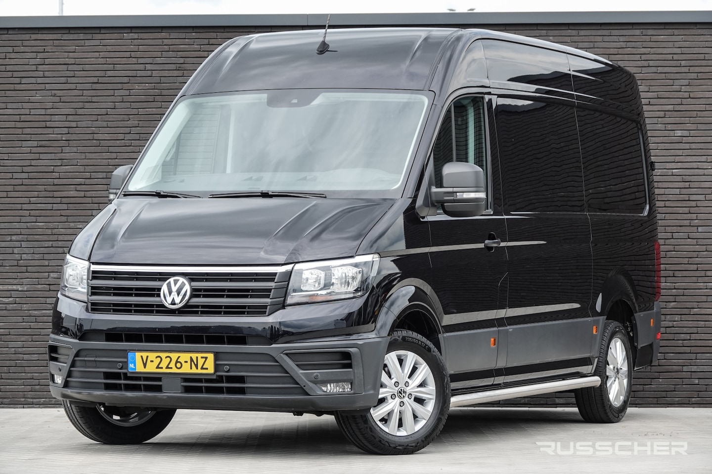 Volkswagen Crafter - L3H3 | 2.0Tdi 102Pk | Achteruitrijcamera | Sidebars | 17'' | Deep Black - AutoWereld.nl