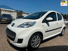 Peugeot 107 - 1.0-12V Millesim 200 UITVOERING AIRCO/ LM VELGEN/ NW KOPPELING