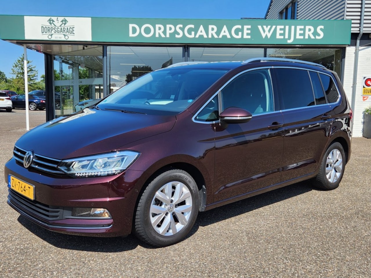 Volkswagen Touran - 1.5 TSI Highline 1.5 TSI Highline, 1e eigenaar, dealeronderhouden, Trekhaak, Navi, Camera, Android/Apple - AutoWereld.nl