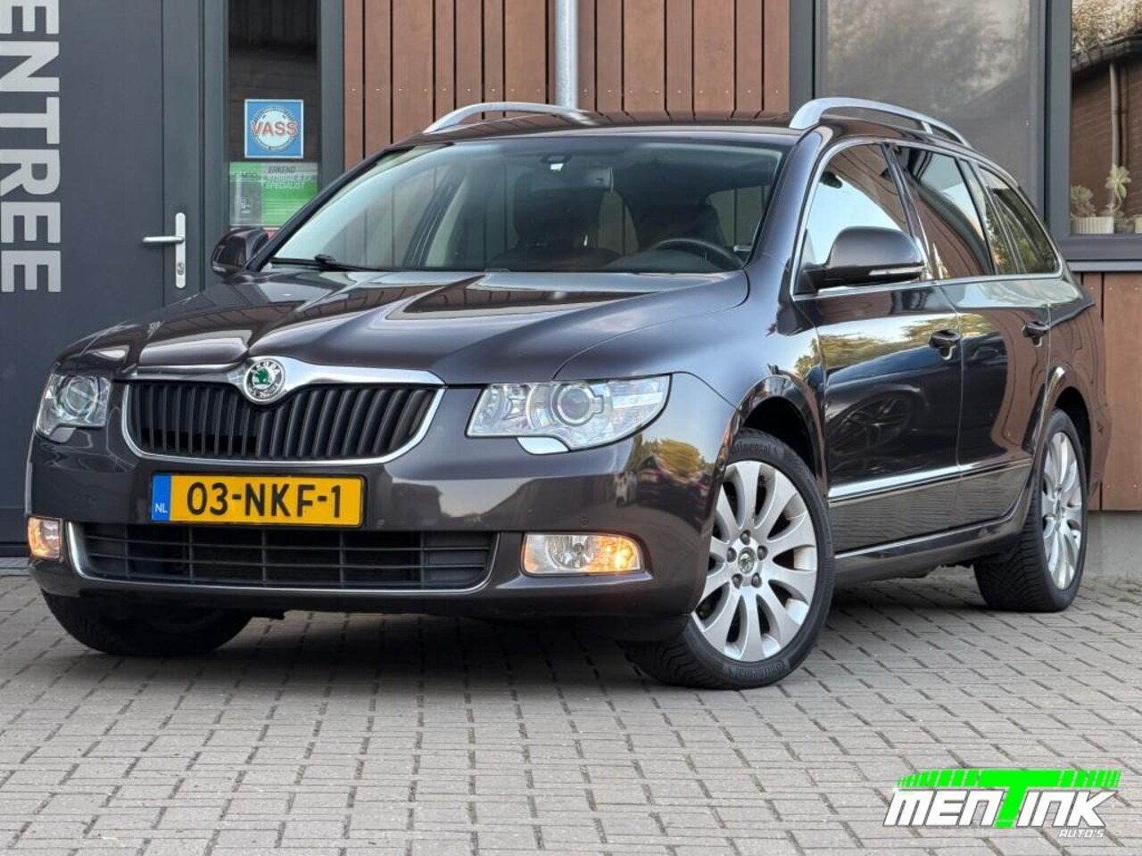 Skoda Superb - 1.8 TSI ELEGANCE BNS Pano DSG Xenon - AutoWereld.nl