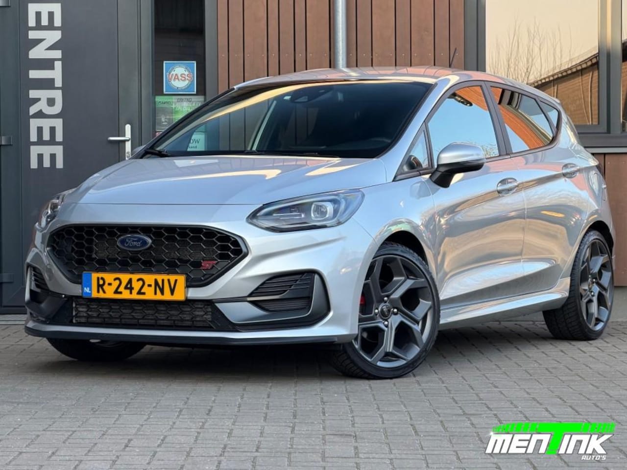 Ford Fiesta - 1.5 ECOBOOST ST-X  LED  VC  Navi  Cruise  PDC  Clima - AutoWereld.nl