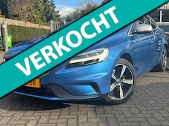 Volvo V40 - 1.5 T3 R-Design Edition | Stoelverwarming | Panoramadak | Parkeer assistent |