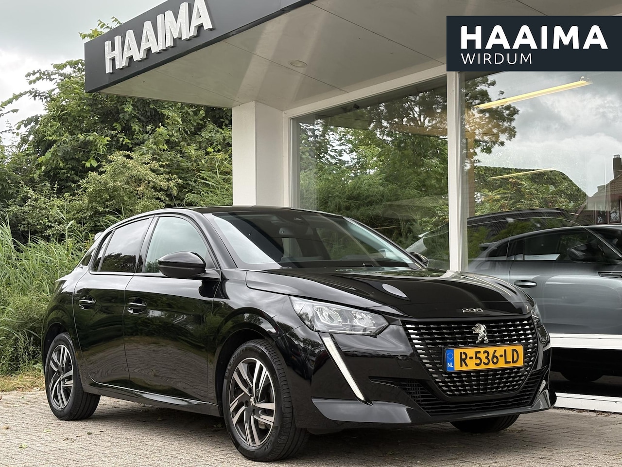 Peugeot 208 - 1.2T Automaat Allure Pack | Achteruitrijcamera | Stoelverwarming | Climate Control | Cruis - AutoWereld.nl