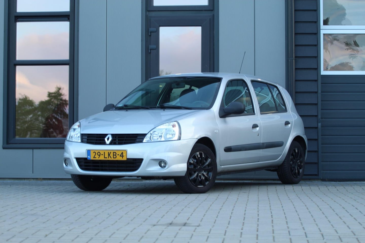 Renault Clio - 1.2-16V Campus Lyric | Cruise Controle | Airco | - AutoWereld.nl