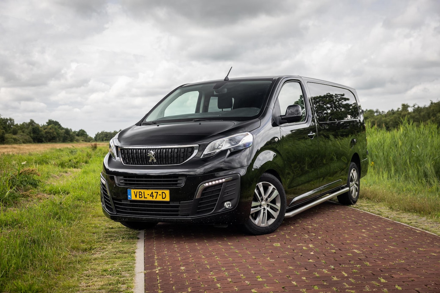 Peugeot Expert - 2.0 BlueHDI 180 Long Premium DC 2.0 BlueHDI 180 Long Premium DC - AutoWereld.nl