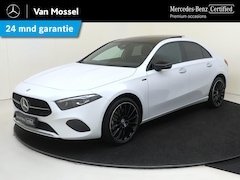 Mercedes-Benz A-klasse - 250 e Luxury Line /Panoramadak /19 Inch /Nightpakket /18.868 KM