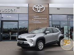 Toyota Yaris Cross - 115 HYBRID DYNAMIC STOEL/STUURVERW BLIND-SPOT PARK-SENSOREN CAMERA AD-CRUISE CLIMA APPLE/A