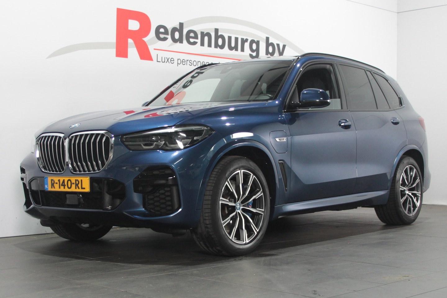 BMW X5 - xDrive45e High Executive - M Sport / Pano / Luchtvering - AutoWereld.nl