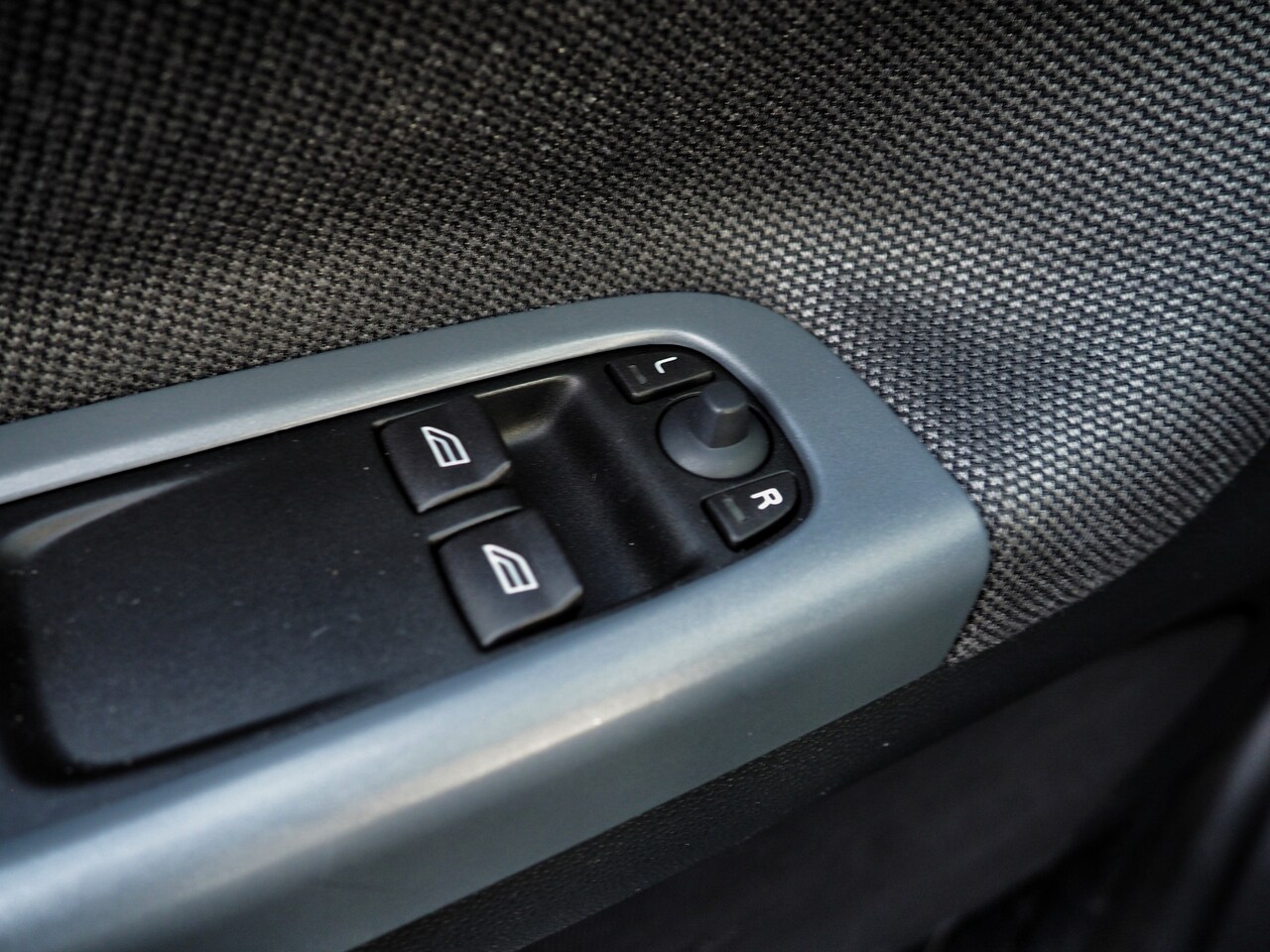 Volvo C30 - 1.8 Kinetic AIRCO TREKH. LM VELGEN