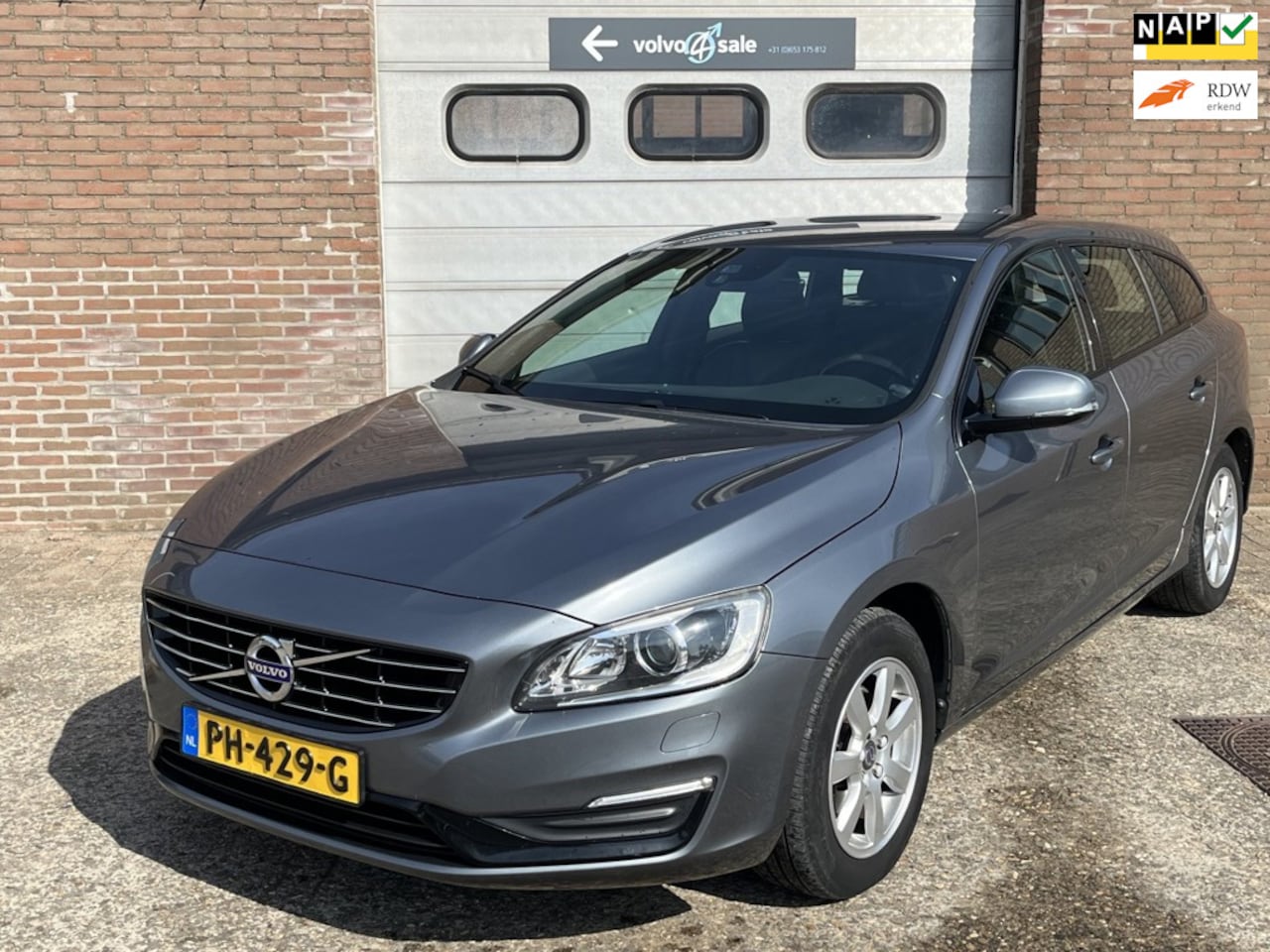 Volvo V60 - 2.0 D2 Polar+ Dynamic Leder Xenon 2017 - AutoWereld.nl