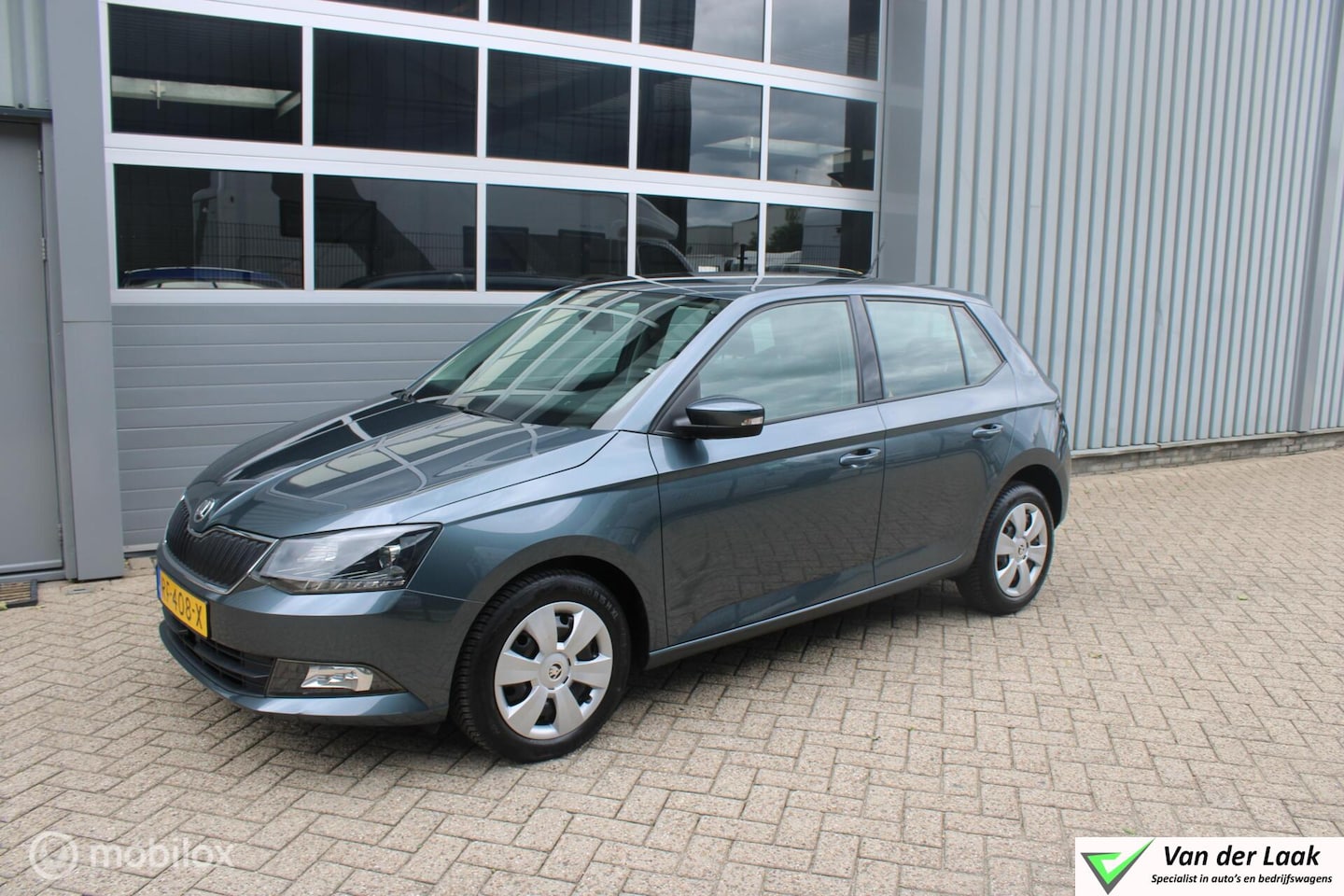 Skoda Fabia - 1.0 TSI Ambition 1e Eigenaar NL Auto | Airco | Cruise | Navigatie | Parkeersensoren. - AutoWereld.nl