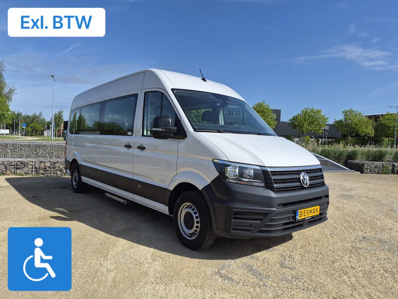 Volkswagen Crafter - L4H3 Rolstoelbus Groepsvervoer 8+2 - AutoWereld.nl