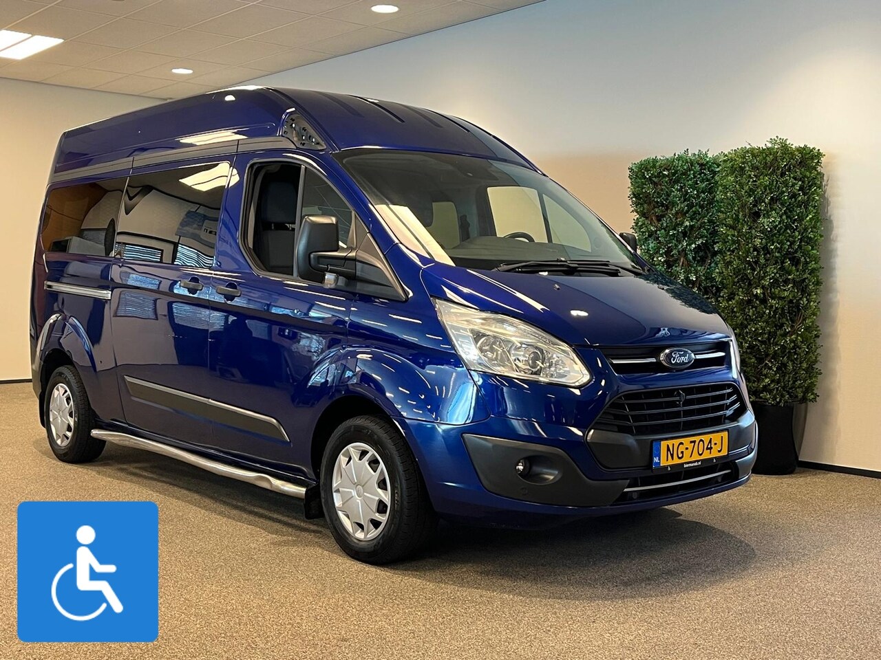 Ford Transit Custom - L2H2 Rolstoelbus Groepsvervoer 6+1 - AutoWereld.nl