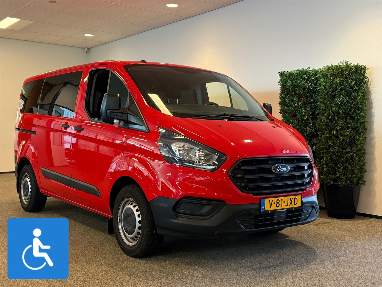 Ford Transit Custom - L1H1 Rolstoelbus rolstoel (airco) rolstoel voorin - AutoWereld.nl