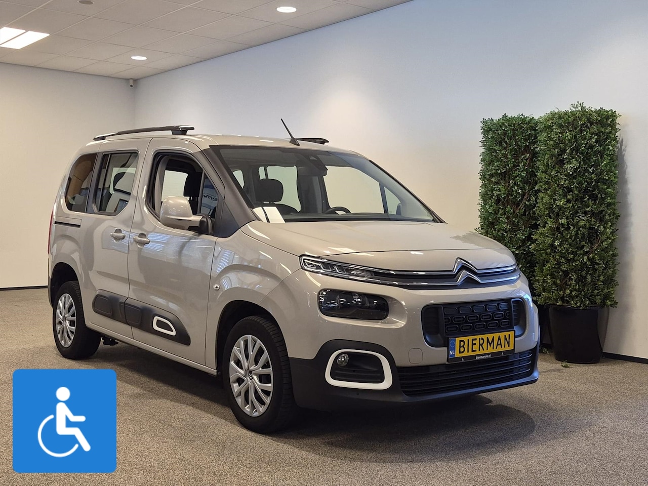 Citroën Berlingo - L1 Rolstoelauto 3+1 incl. lier voor rolstoel - AutoWereld.nl