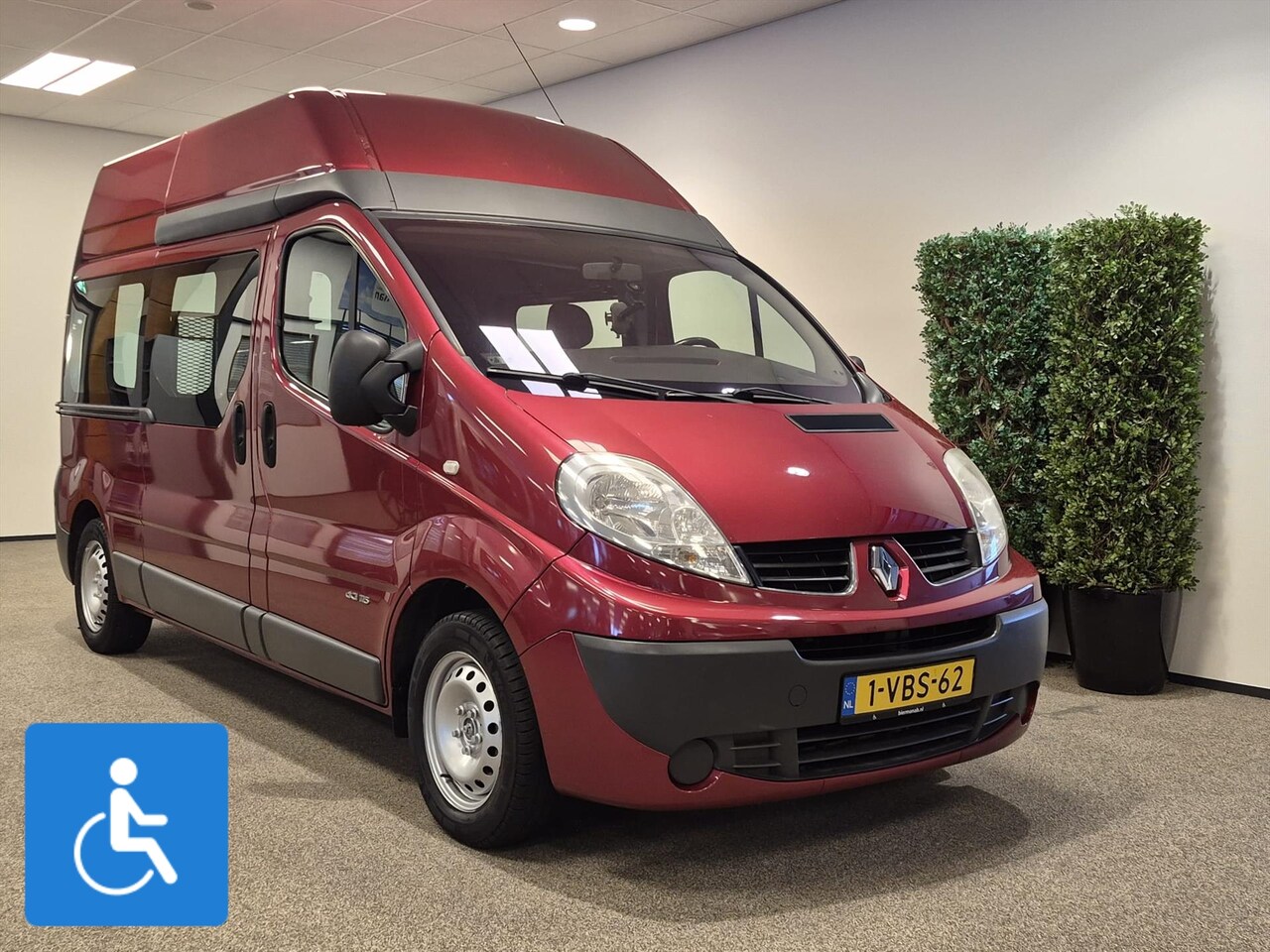 Renault Trafic - L2H2 Rolstoelbus 3+2 (2x zijschuifdeuren) - AutoWereld.nl