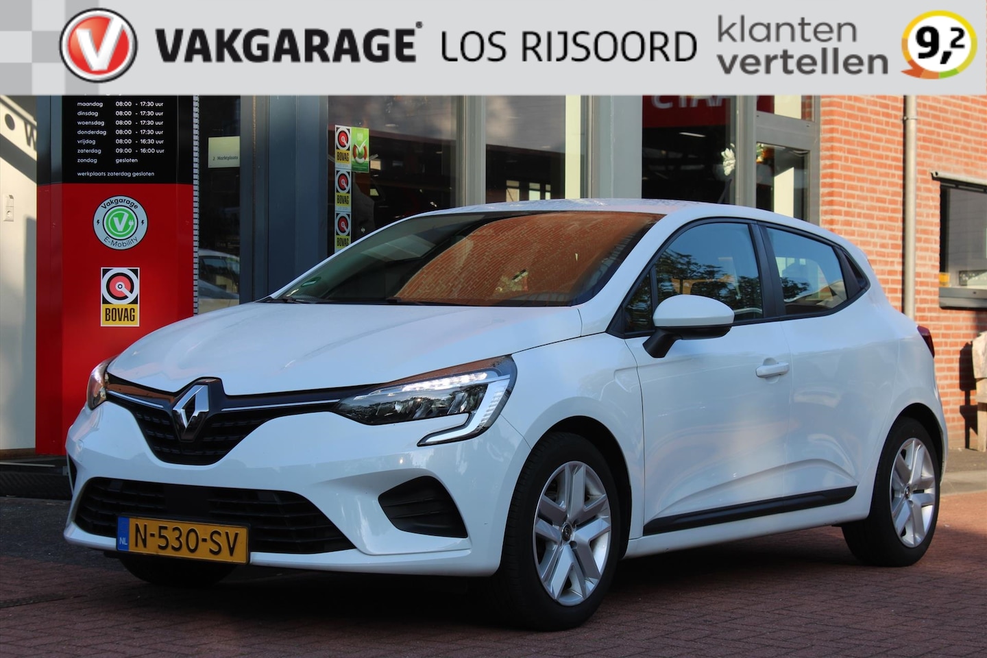 Renault Clio - 1.0 TCe *Zen* | Trekhaak | Carplay | Cruise & Climate Control | PDC | Navigatie | Bluetoot - AutoWereld.nl