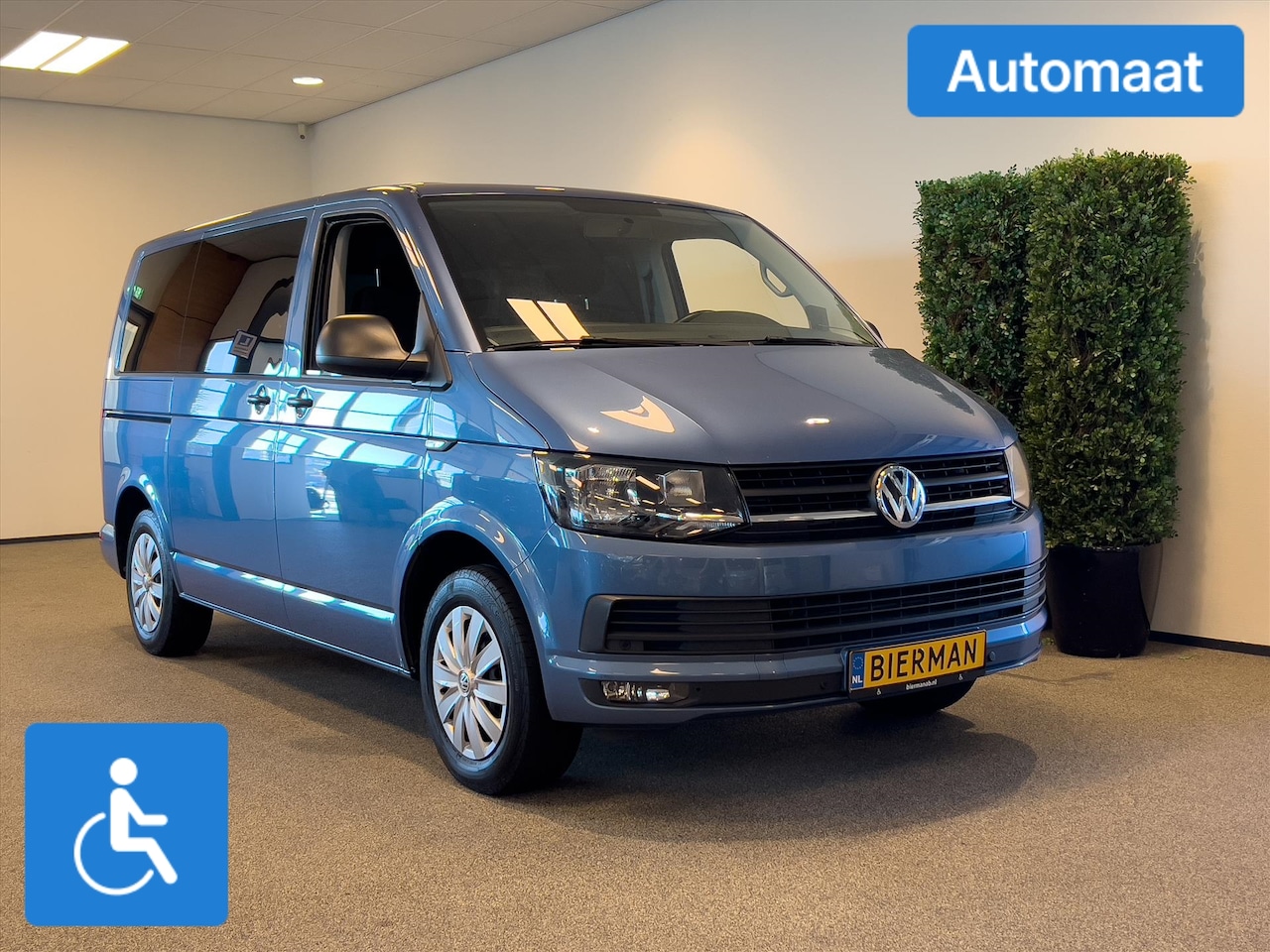 Volkswagen Multivan - L1H1 Rolstoelbus Automaat (airco) - AutoWereld.nl