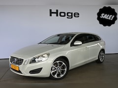 Volvo V60 - 1.6 T3 Kinetic Cruise control Clima Lichtmetaal Navigatie PDC 100% Onderhouden Inruil Moge