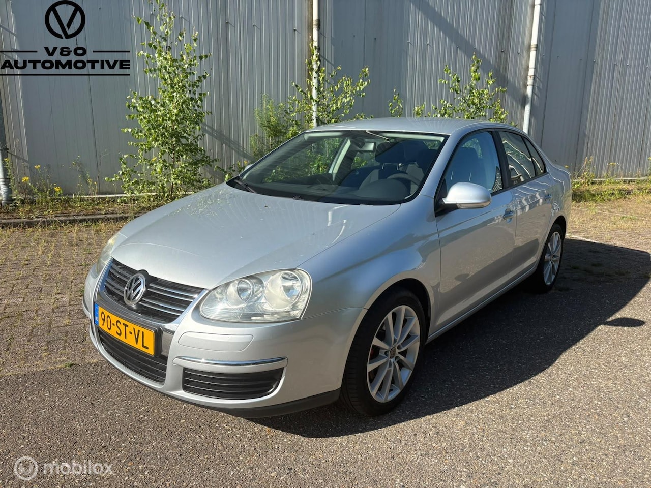 Volkswagen Jetta - 1.6 FSI Trendline | Airco | Trekh. - AutoWereld.nl