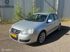 Volkswagen Jetta - 1.6 FSI Trendline | Airco | Trekh
