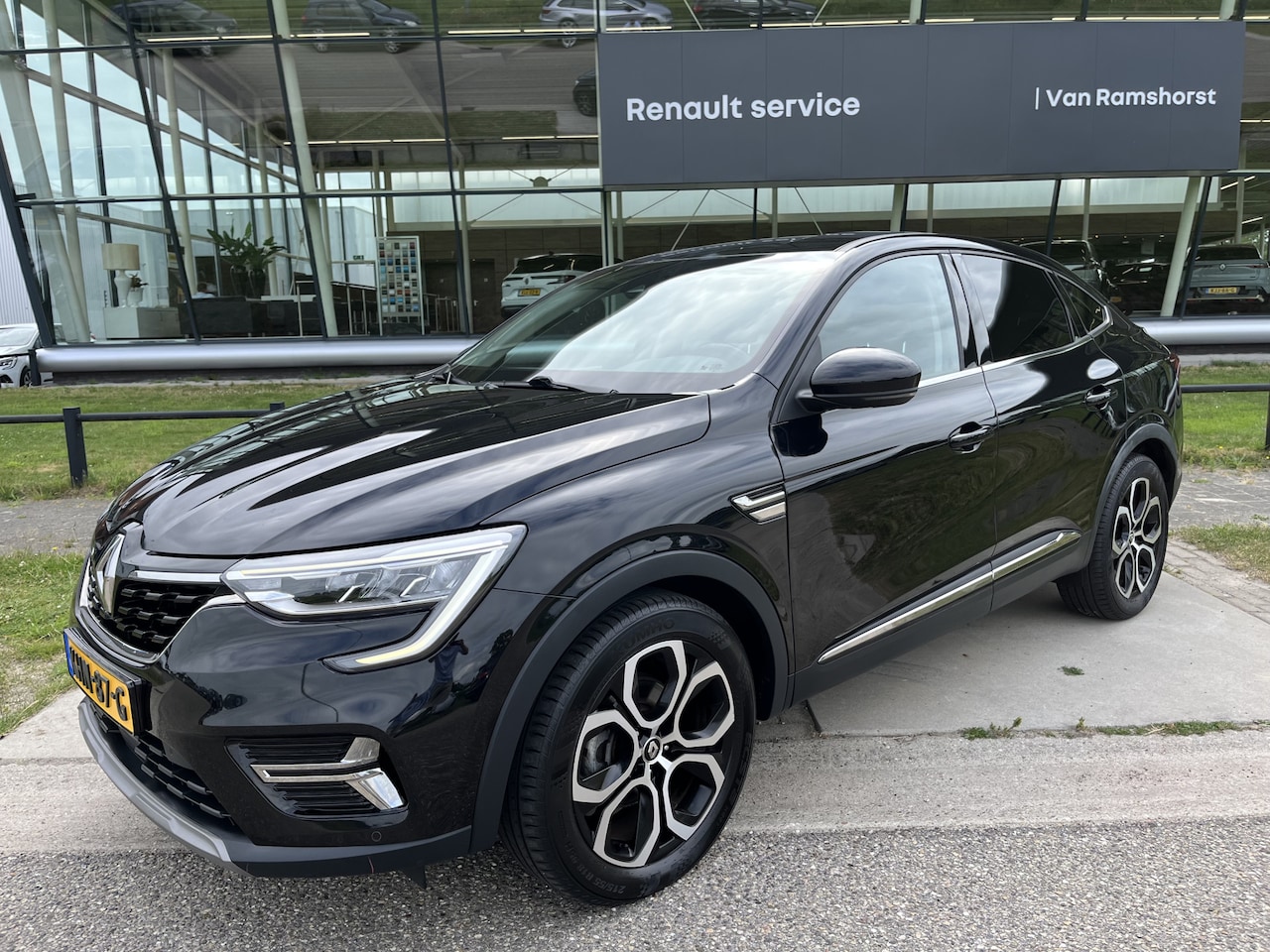 Renault Arkana - 1.6 E-Tech Hybrid 145PK Intens / Dealer onderhouden / Camera / Parkeerhulp V+A / Stoelverw - AutoWereld.nl